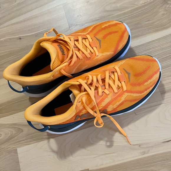 Hoka women’s Mach Supersonic sneaker NWOT - Picture 5 of 7